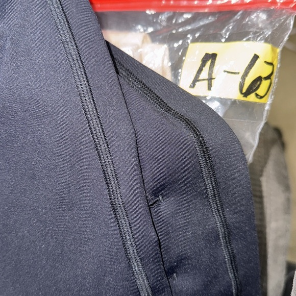 Nancy Rose Performance Black Ripped Slits High Rise Front Pocket Legging Size 6 - Picture 16 of 16